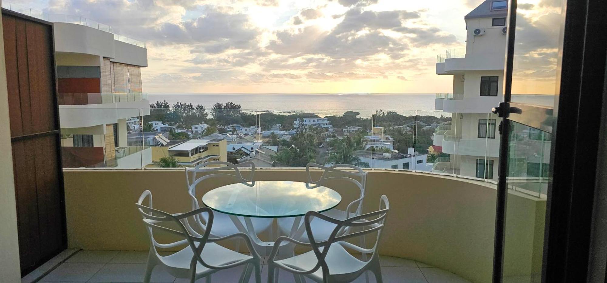 Apartment Zen Retreat With Stunning Sea Views And Sunsets